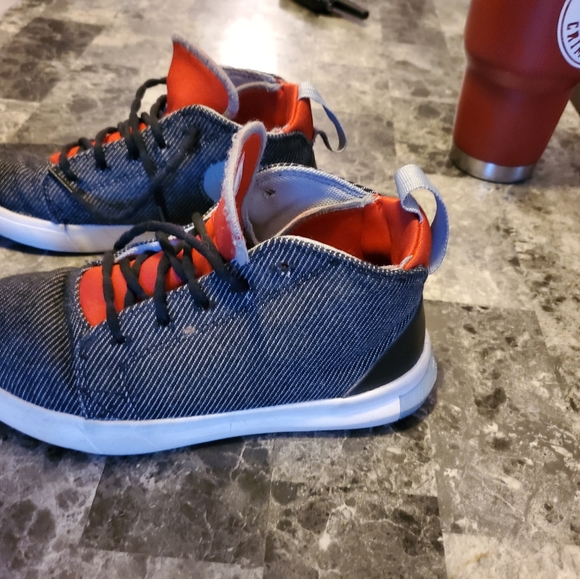 Boys converse shoes - Picture 2 of 5